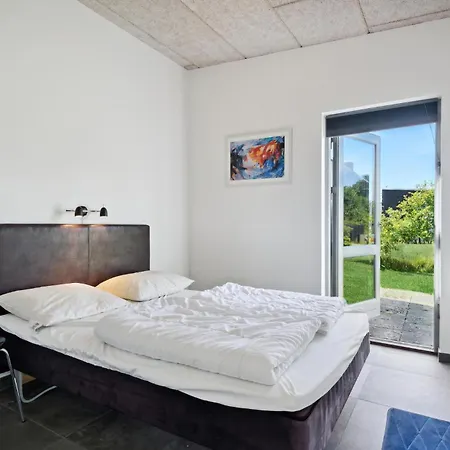 4 Bedroom Lovely In 度假居