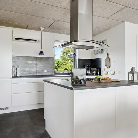 4 Bedroom Lovely In * 斯凯恩