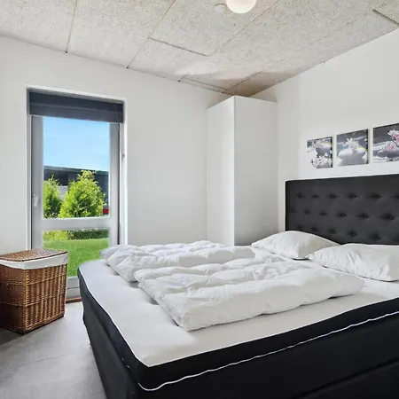 4 Bedroom Lovely In * 斯凯恩