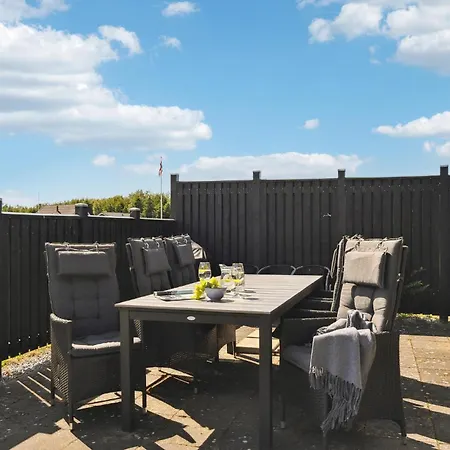 度假居 4 Bedroom Lovely In *